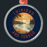 Trinidad en Tobago Caraïbisch noodgebied Metalen Ornament<br><div class="desc">Trinidad en Tobago retro vector reisontwerp. Trinidad en Tobago staat bekend om zijn stranden,  cultuur en wilde dieren. Het land wordt beschouwd als een van de meest welvarende en geïndustrialiseerde van het Caribisch gebied.</div>