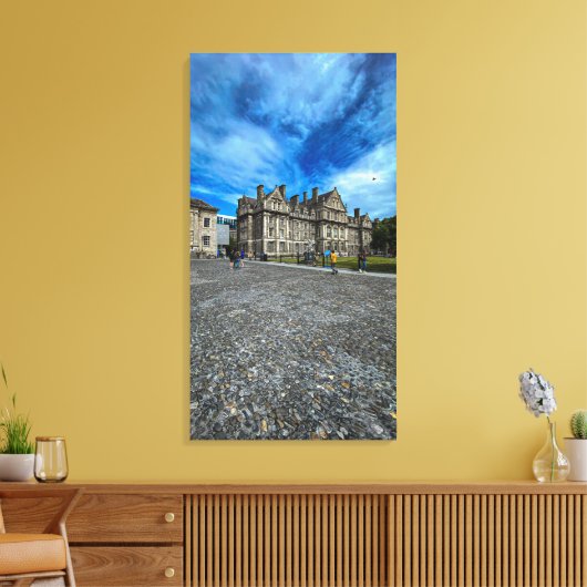 Trinity College Old Building in Dublin, Ierland Canvas Afdruk (Insitu (Woonkamer))