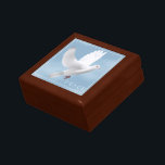 Trinket Box Dove Cadeaudoosje<br><div class="desc">Drijfdoos,  afgebeeld in gouden eikenhout met een duif. Pas dit object aan of koop zoals het is. StockAfbeelding freepik.com</div>