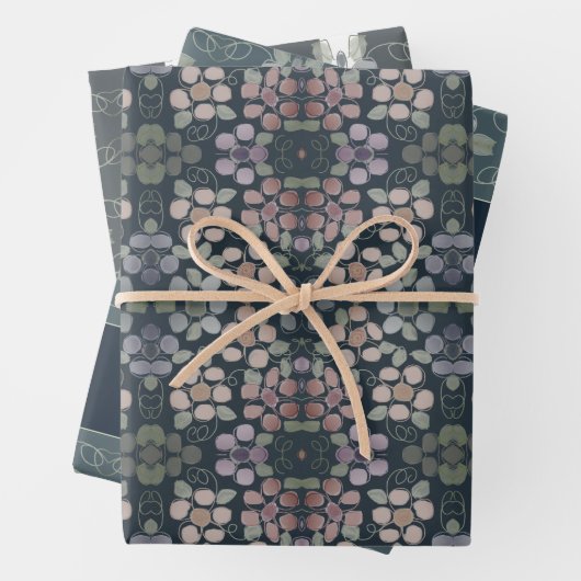 Trio of Three Floral Patterned Inpakpapier Vel (In situ)