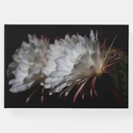 Trio van White Cactus bloemen Gastenboek