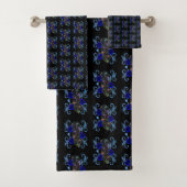 Triple Black Day of the Dead Skulls Blue Rozen Bad Handdoek (Insitu)