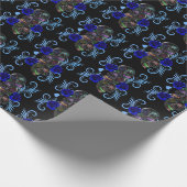Triple Black Day of the Dead Skulls Blue Rozen Cadeaupapier (Hoek)
