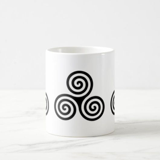 Triple Spiral Celtic Design Mok (Center)