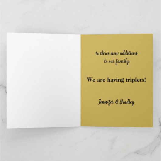 Triplet Baby Yellow Rose Fotofamilie aankondiging (Binnen)