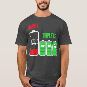 Triplets papa van drie Kinder Battery Low Father's T-shirt