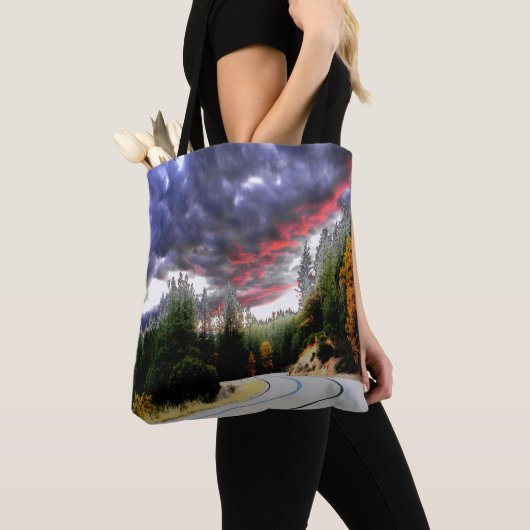 Trippelen langs de bergweg..... tote bag (Dichtbij)