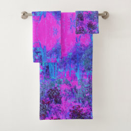Trippy Hot Pink en Blue Impressionistic Landscape Bad Handdoek
