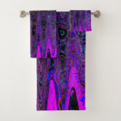 Trippy Paarse en zwarte Retro Atomic Waves Bad Handdoek (Insitu)