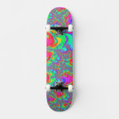 Trippy Retro Vibrant Neon Rainbow Fractal Art Persoonlijk Skateboard (Voorkant)