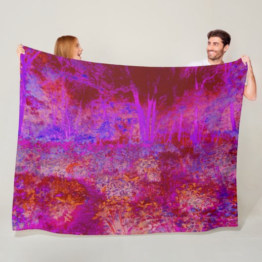 Trippy Rode en Magenta Impressionistisch Landschap Fleece Deken (In situ)