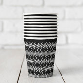Trippy Wavy Stripes Abstract Cool Fun Black Party Papieren Bekers