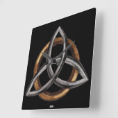 Triquetra (bruin/zilver) vierkante klok (Hoek)