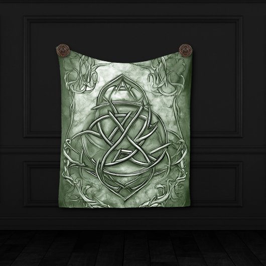 Triquetra Trinity Knot Sage Green Faux Metallic Wandkleed