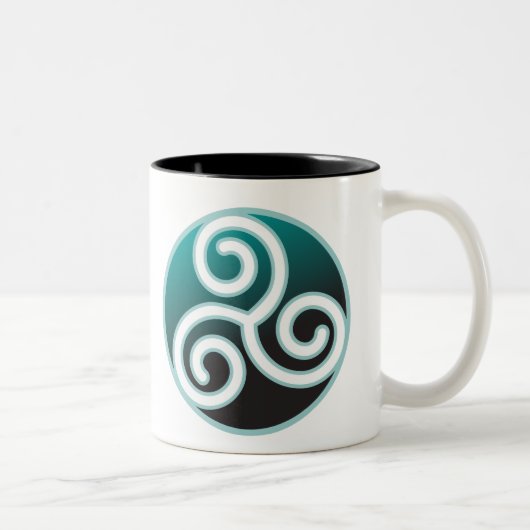 Tris Celtic Spiral Tweekleurige Koffiemok (Rechts)