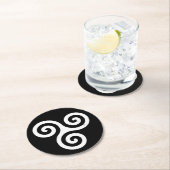 TRISKELION-DRIEPCELTISCHE SPIRAAL RONDE KARTONNEN ONDERZETTER (Insitu)