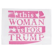 troef | deze vrouw is voor Trump Election Gear Groot Cadeauzakje (Achterkant)