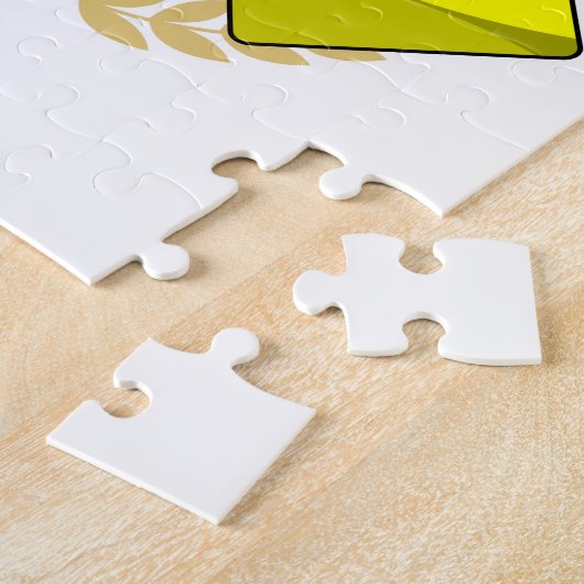 Trofee voor rode en gele voetbal legpuzzel (Zijkant)