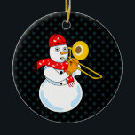 Trombone Snowman Keramisch Ornament<br><div class="desc">Een snowman-trombone-speler die een muzieknoot sjaal draagt,  is een grappig wintercadeauontwerp voor trombonisten,  muziekdocenten en studenten in concert,  jazz en marchingband.</div>