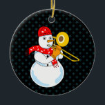 Trombone Snowman Keramisch Ornament<br><div class="desc">Een snowman-trombone-speler die een muzieknoot sjaal draagt,  is een grappig wintercadeauontwerp voor trombonisten,  muziekdocenten en studenten in concert,  jazz en marchingband.</div>