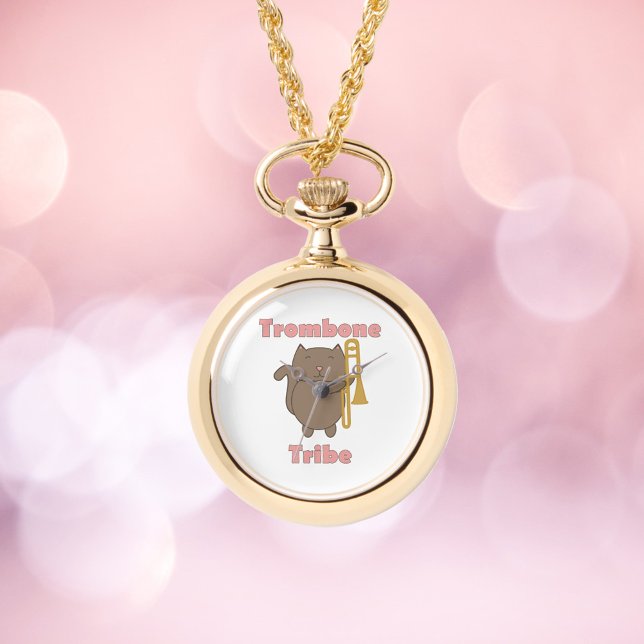 Trombone Tribe Bruine Kat Roze Letters Horloge (A watch necklace with a brown cat and a trombone with the text trombone tribe.)