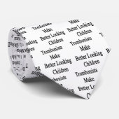 Trombonisten maken kinderen beter stropdas (Opgerold)