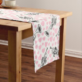 Trompet met roze harten, brass muzikant bruiloft korte tafelloper (Voorbeeld)