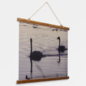 Trompetter Zwaan Paar bij Dusk Wood Topped Wandtap Hangend Wandkleed (Gebogen)