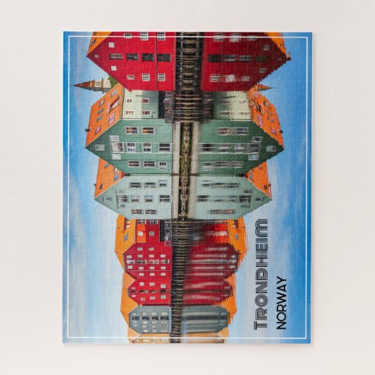 Trondheim Noorwegen Fjord Rode en groene huizen in Legpuzzel (Verticaal)