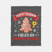 Trophy Husband Fueled By Tree Cake Snacks Fleece Deken (Voorkant)