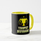 Trophy Husband Mok (Voorkant rechts)