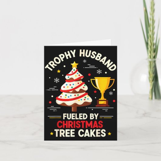 Trophy Retro Husband Fueled By Christmas Tree Cake Kaart (Voorkant)