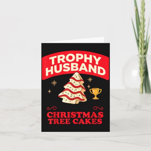 Trophy Retro Husband Fueled By Christmas Tree Cake Kaart (Voorkant)