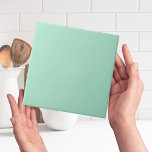 Tropical Aqua Green Plain Color Tegel Tegeltje<br><div class="desc">Dit eenvoudige, minimalistische en moderne ontwerp is een effen en effen kleur tegel ontwerp dat bij elk schema past. U kunt het gebruiken als een wandmuur als een hoogtepunt of hele tegel voor een backsplash in uw keuken of badkamer of modderruimte of ter vervanging van open haard tegels. Verkrijgbaar in...</div>