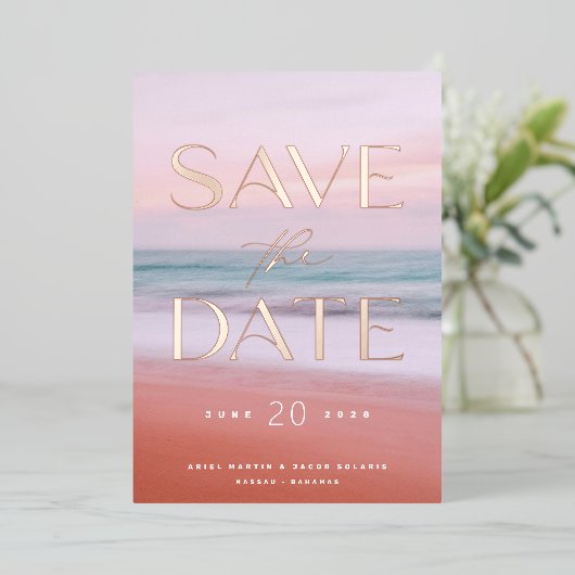 Tropical Beach Bestemming Bruiloft Bewaar de datum Folie Uitnodiging (Staand Voorkant)
