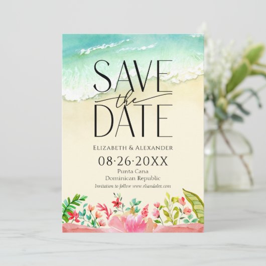 Tropical Beach Bloemenkalligrafie Save the Date Kaart (Staand voorkant)