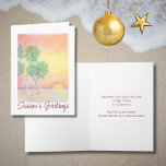 Tropical Beach Kerstmis zonsondergang palmbomen Kaart<br><div class="desc">Tropical Beach Kerstvakantie gevouwen wenskaart,  met een kleurrijke hand getekende kunstwerk ontwerp van een eilandzonsondergang. Met aanpasbare letters kunt u uw eigen tekst toevoegen. Een leuke kaart om te sturen naar dierbaren ver en in de buurt.</div>