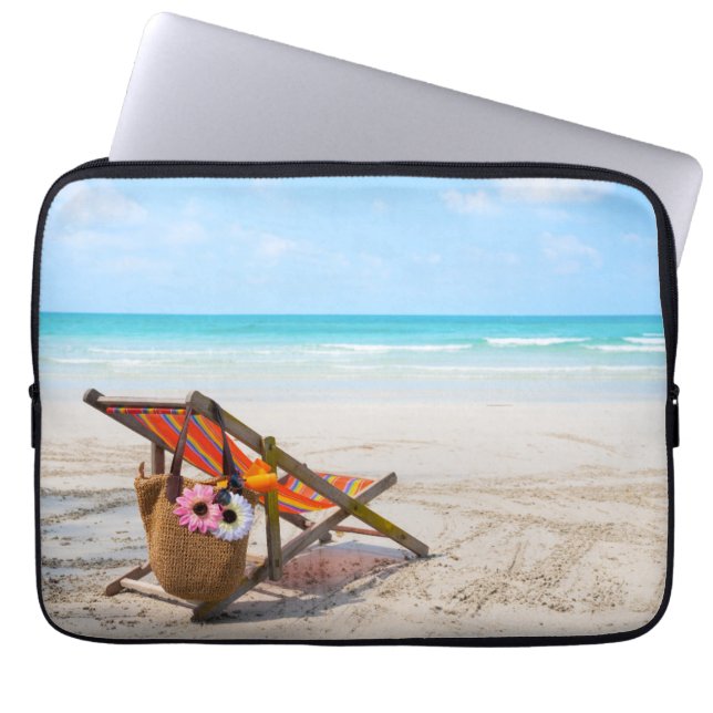 Tropical Beaches | Beach Chair on Sand Laptop Sleeve (Voorkant)