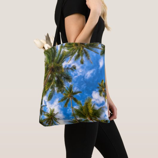 Tropical Beaches | Palm Trees on Blue Sky Tote Bag (Dichtbij)