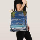 Tropical Beaches Sandy Beach, Maldives Tote Bag (Dichtbij)