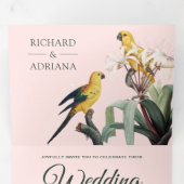 Tropical Blush Pink Yellow Parrot Couple Wedding Drieluik Uitnodiging (Binnenzijde eerst)