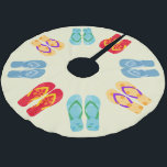 Tropical Christmas Beach Teenslippers Sandalen Kerstboom Rok<br><div class="desc">Voeg dit strandthema kerstboomrokje toe aan uw vakantiedecor. Beschikt over een verscheidenheid aan teenslippers op een zandkleurige achtergrond.</div>