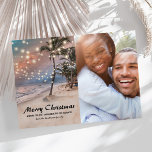 Tropical Coastal Beach Kerstmis Foto Feestdagenkaart<br><div class="desc">strand kerstvakantie kaart met een zonsondergang tropische strand setting met weelderige palmbomen,  string twinkle lichten,  een familie foto,  seizoenen groeten,  en jouw naam.</div>