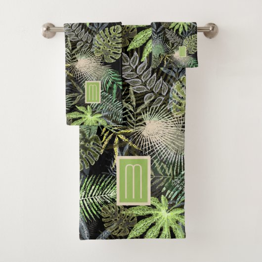 Tropical Ferns Green Monogram Bad Handdoek (Insitu)