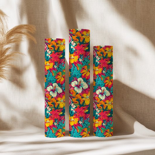 Tropical Flowers and Leaves Pattern Cadeaupapier