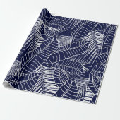 tropical leaf pattern on the navy blue background cadeaupapier (Uitgerold)