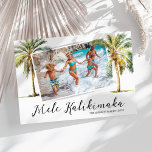 Tropical Mele Kalikimaka kerstfoto Feestdagenkaart<br><div class="desc">Vier het vakantieseizoen met onze tropische Hawaïaanse kerstkaarten. Elke kaart integreert zorgvuldig een gekoesterde familiefoto te midden van pittoreske afbeeldingen van waterverf palmbomen,  de seizoensgroeten "mele kalikimaka",  uw familienaam en het jaar.</div>