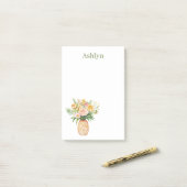 Tropical Pineapple Blush Yellow Floral Post-it® Notes (Op bureau)