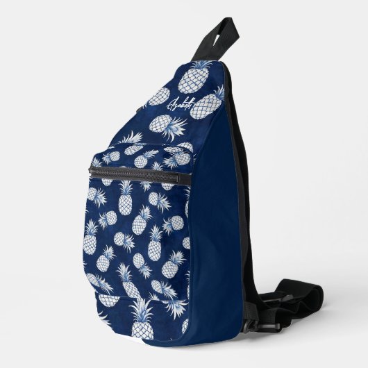Tropical Pineapple with Name – Watercolor Style Sling Bag (Rechterhoek)
