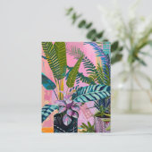 Tropical pink flamingos set against lush green briefkaart (Staand voorkant)
